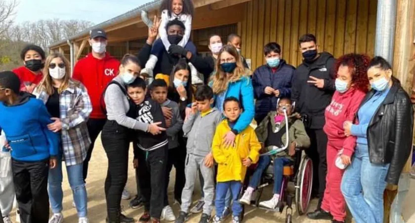 Sortie de groupe avec les enfants et les bénévoles