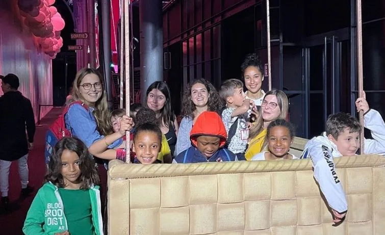 Les enfants au spectacle